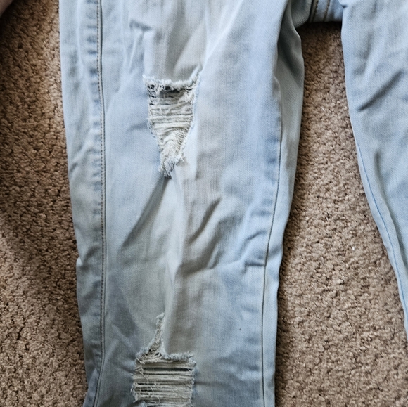 Fashion Nova Jeans - Picture 4 of 9